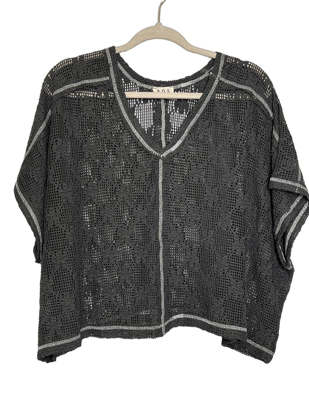 POL Gray Crochet Mesh V Neck Top Size S Short Sleeve Textured Open Knit